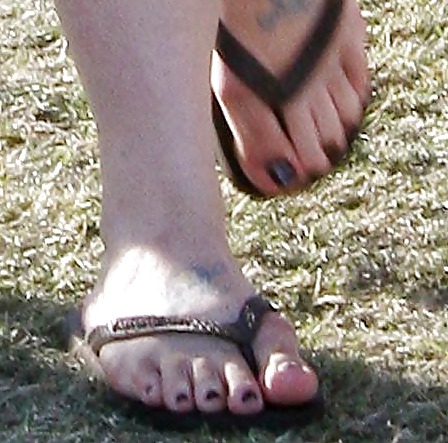 Celebrity feet #7059156