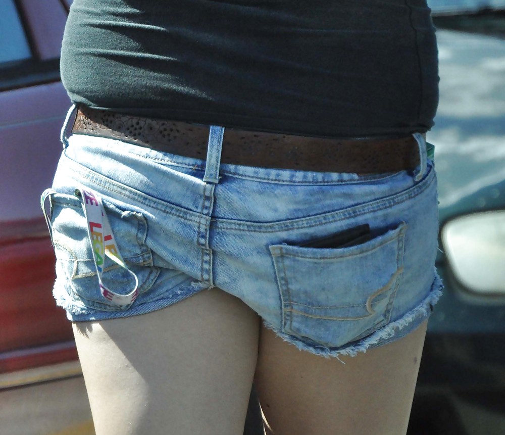Muffin Top - Too Big for these Jean Shorts! #11276178