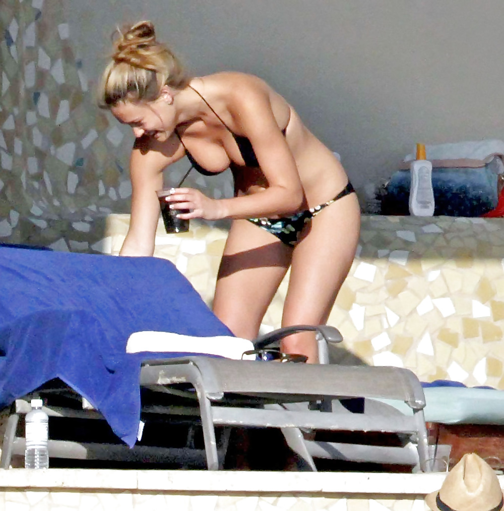 Bar Refaeli Bikini Candids in Cabo San Lucas #2302090