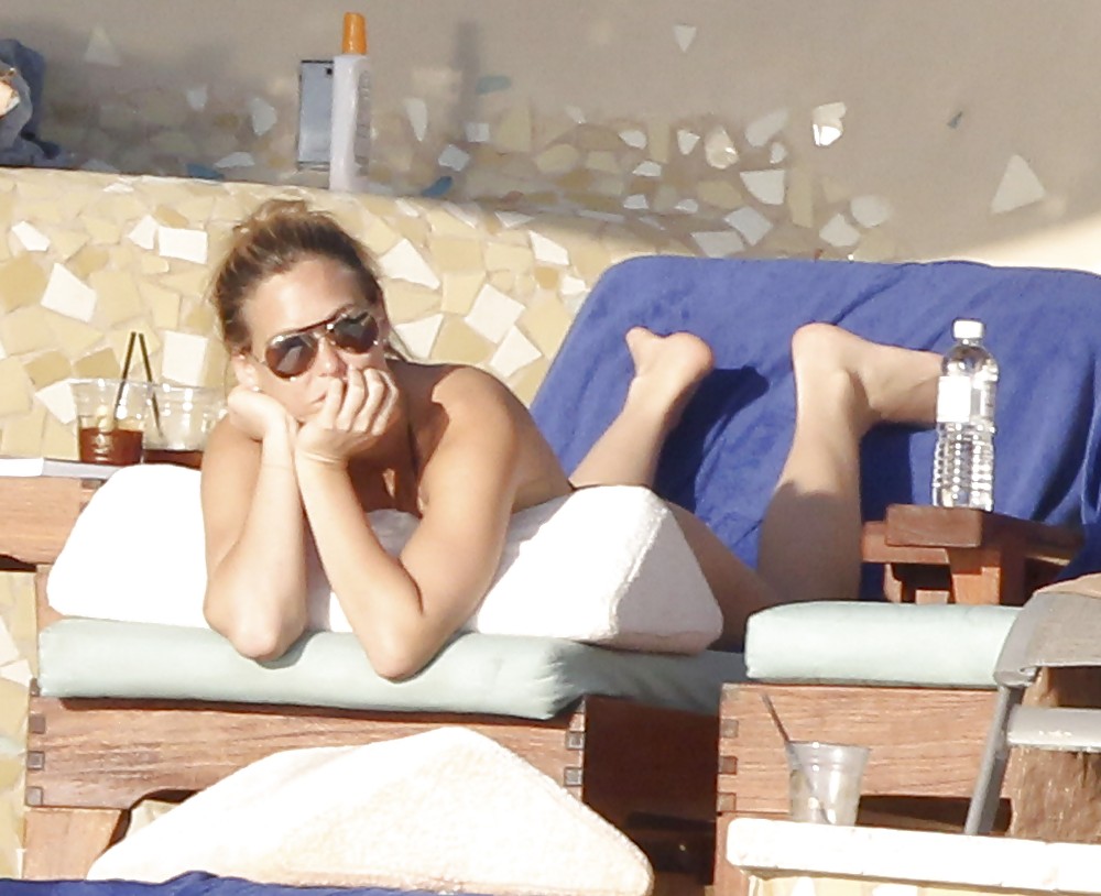 Bar Refaeli Bikini Candids in Cabo San Lucas #2302110