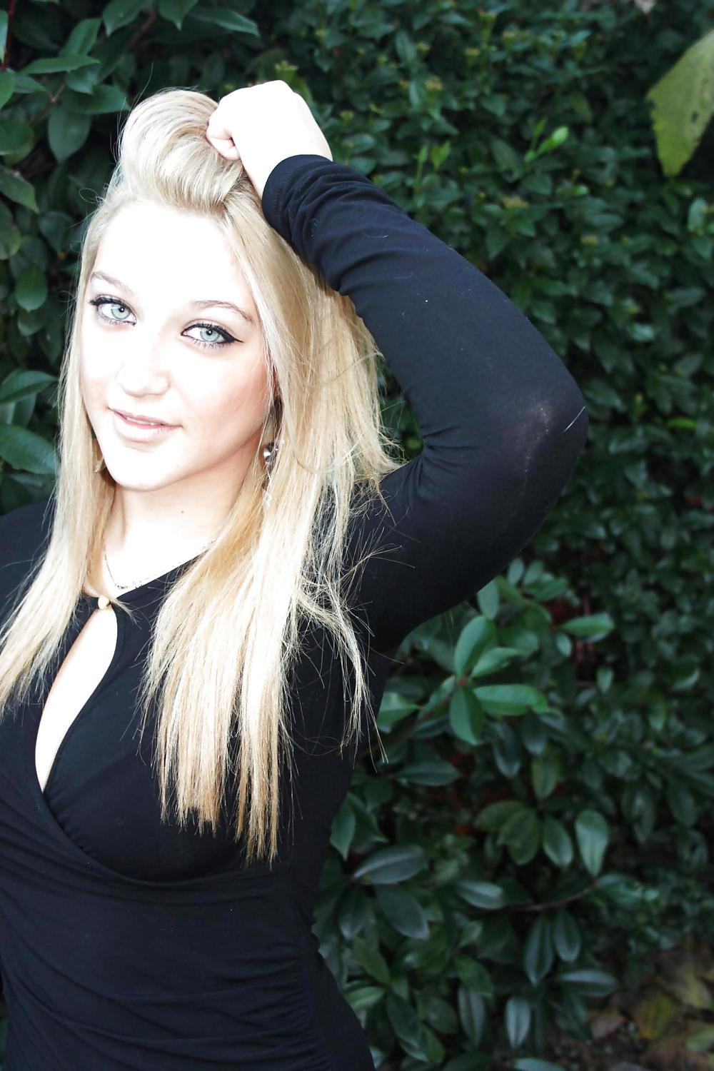 Süßen Mädchen 01 #15335917