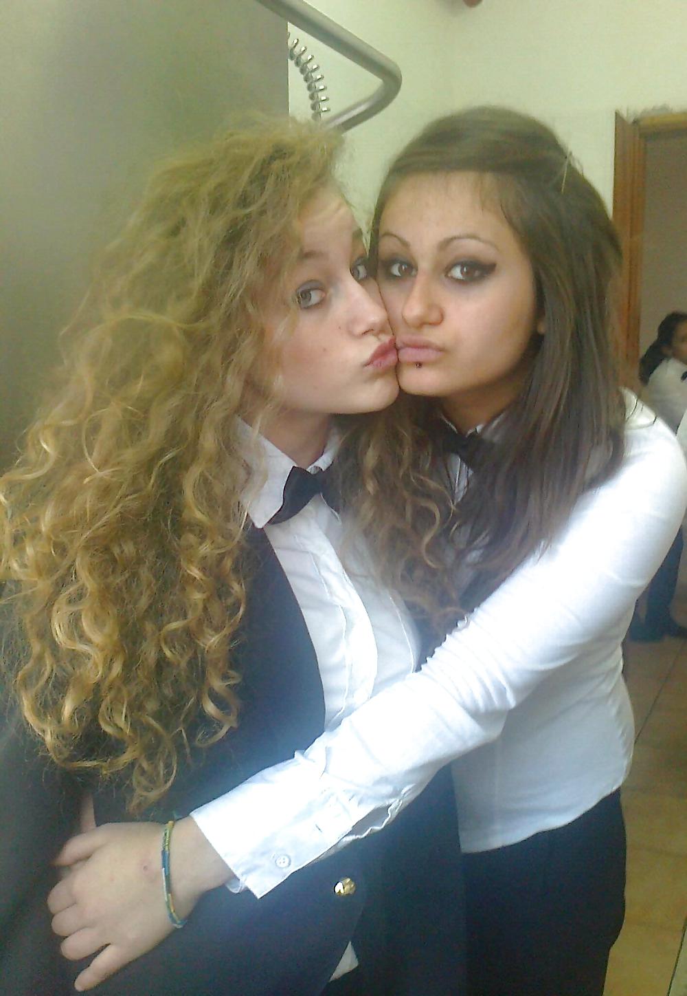 Süßen Mädchen 01 #15335946