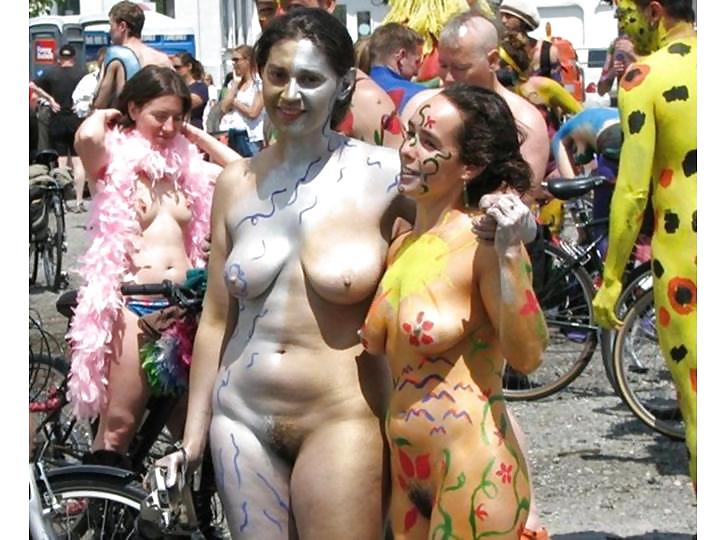 Nude Painted Ladies in Public Fetish Gallery 22 #17775238