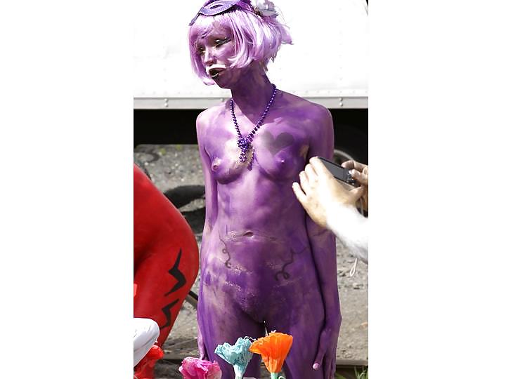 Desnudo pintado damas en público galería fetiche 22
 #17775325