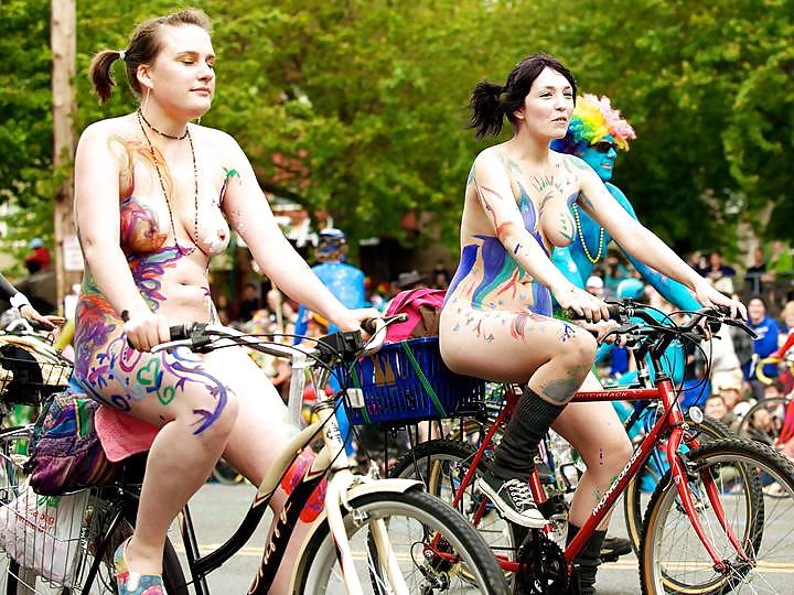 Nude Painted Ladies in Public Fetish Gallery 22 #17775523