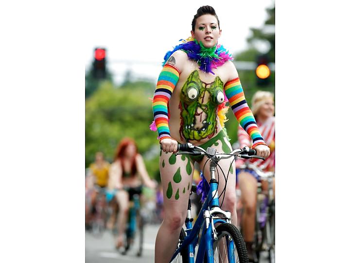 Nude Painted Ladies in Public Fetish Gallery 22 #17775539