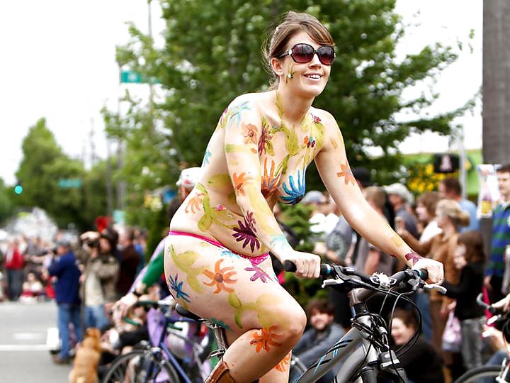 Nude Painted Ladies in Public Fetish Gallery 22 #17775592