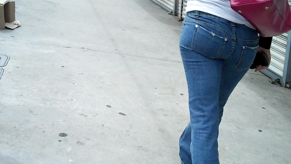 Amo i culi e le chiappe in jeans
 #3142355