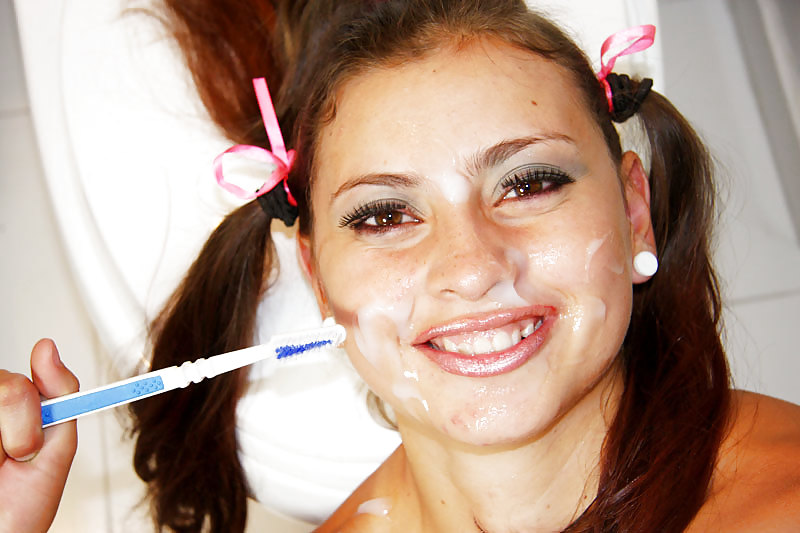 Cepillarse los dientes con spermmmmmmmm
 #12757521