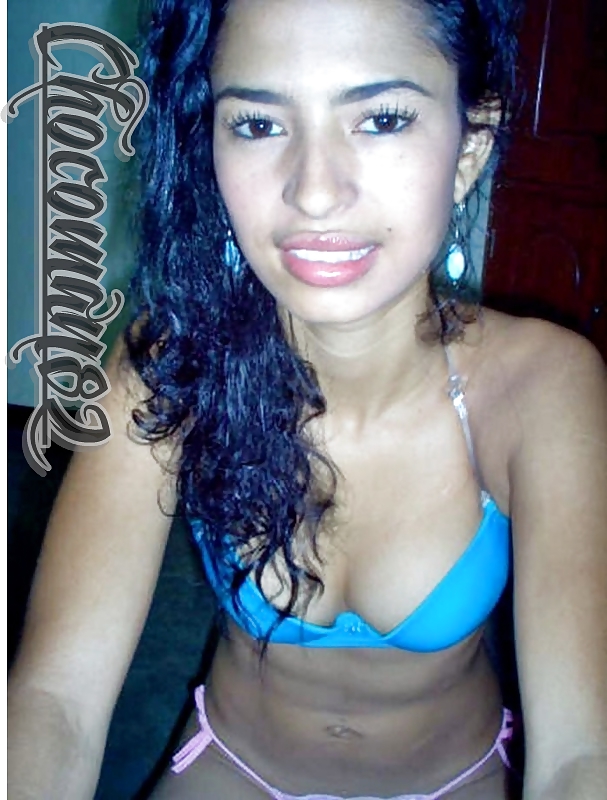 Chica mexicana posando nade
 #11238614