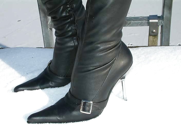 Women in boots #1979081