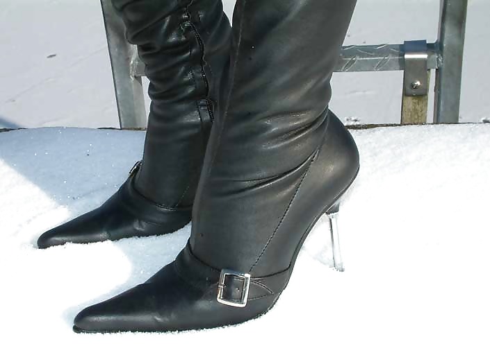 Femmes En Bottes #1979081