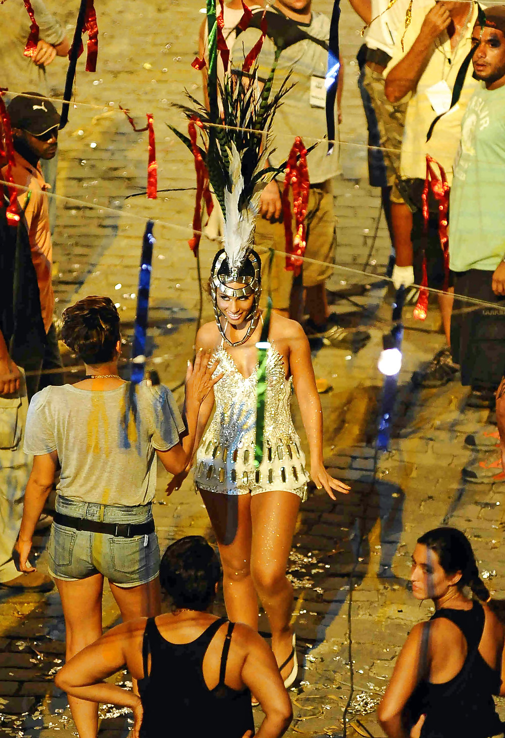 Beyonce music video set in rio de janeiro
 #2918010