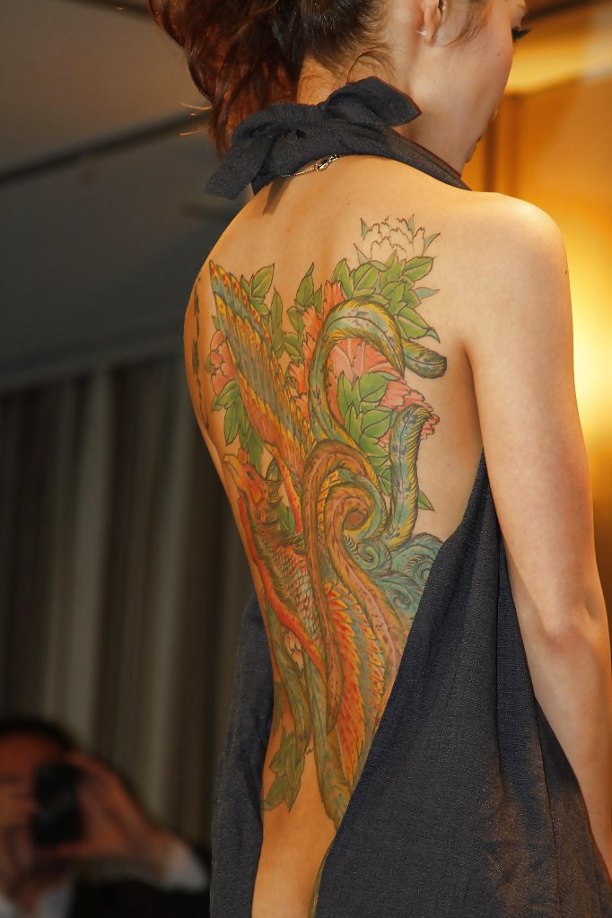 Tatuajes tradicionales japoneses en las mujeres
 #9391230