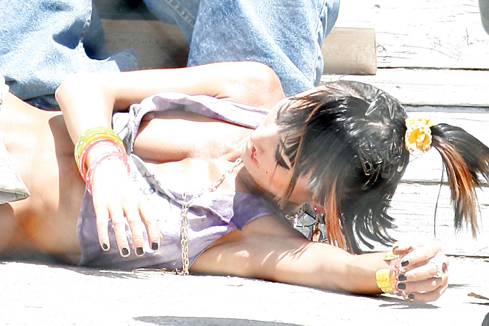 CeleBigNips #8313882