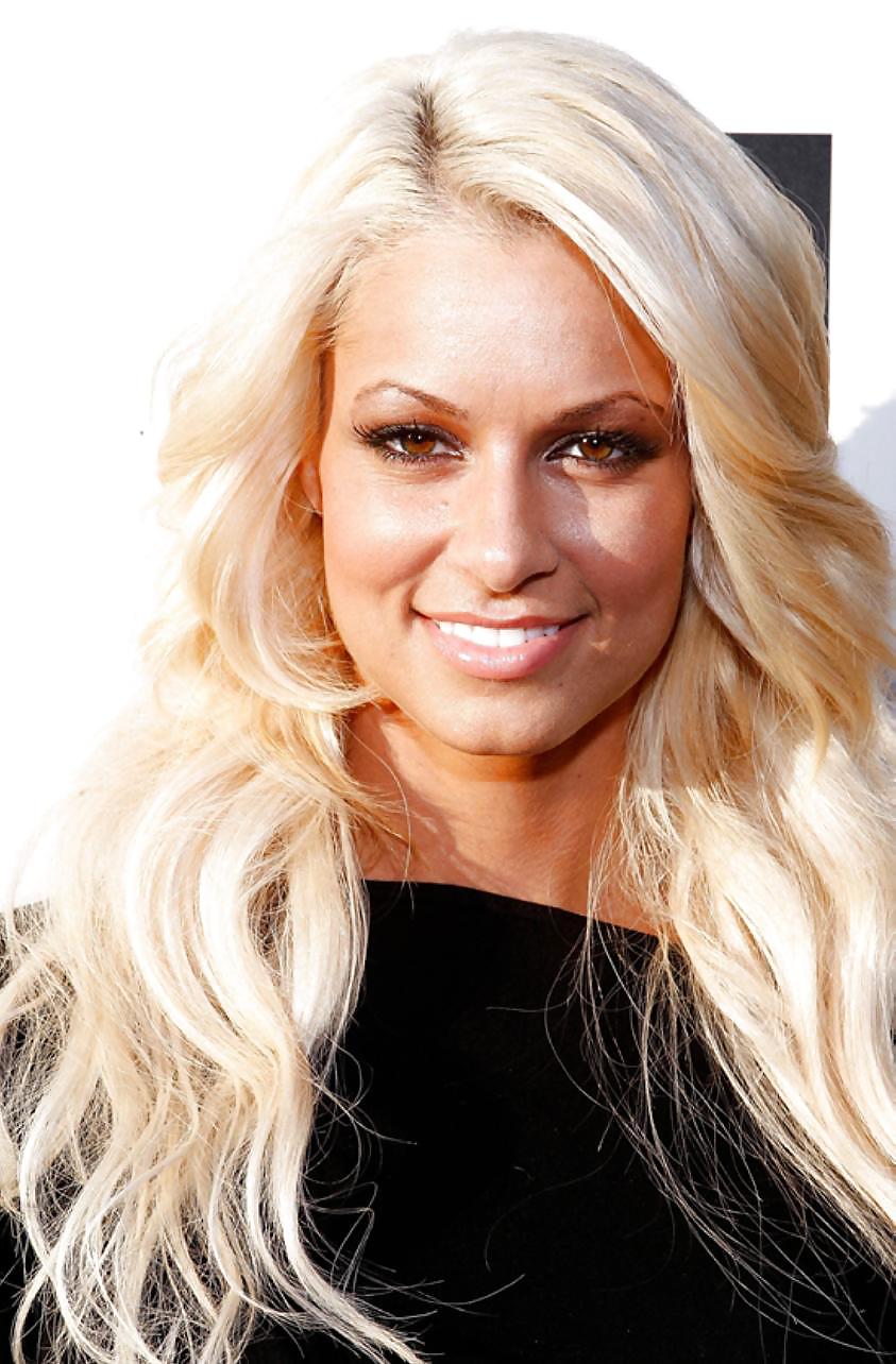 Maryse ouellet - collezione megapost
 #22539739