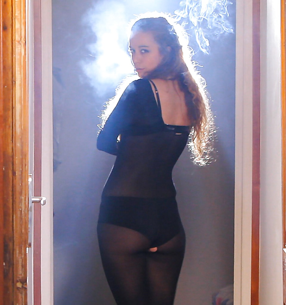 Glamour Smoking: Alejandra #19746456