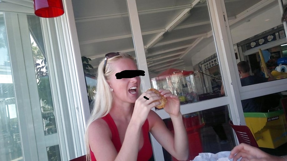 Antalya ve misafirim bi harika :))
 #17569778