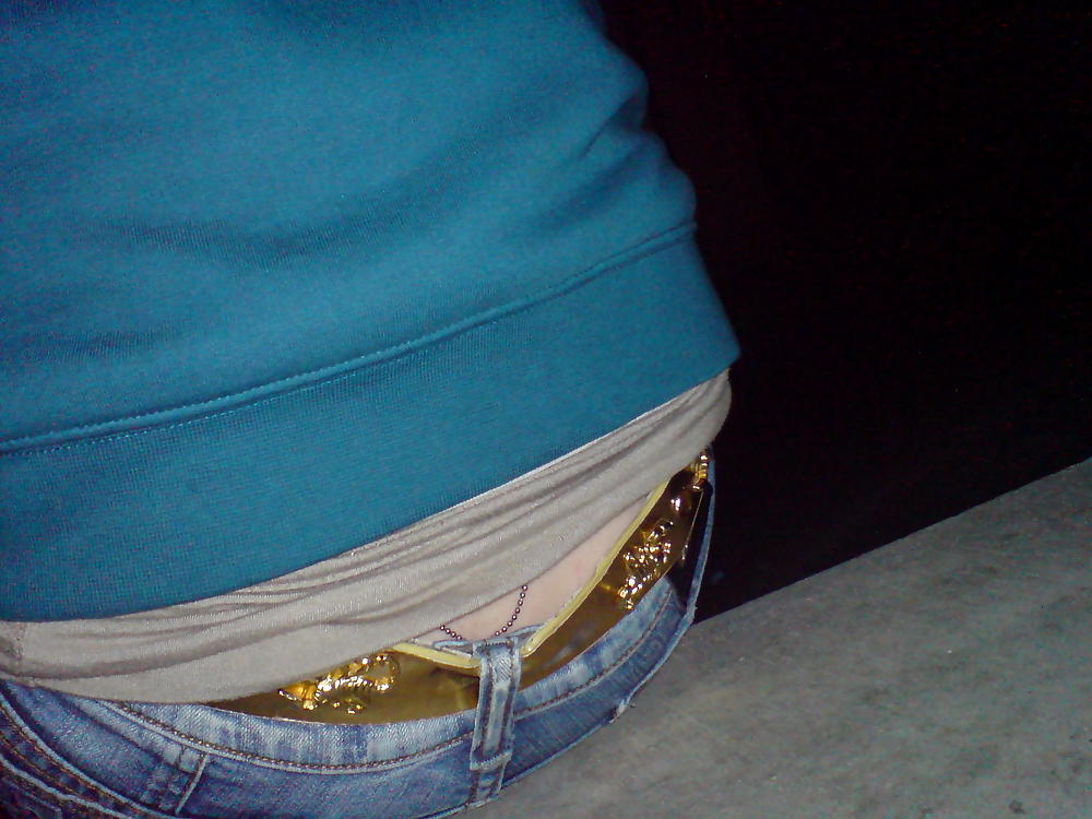 Tanga guckt raus #3902312