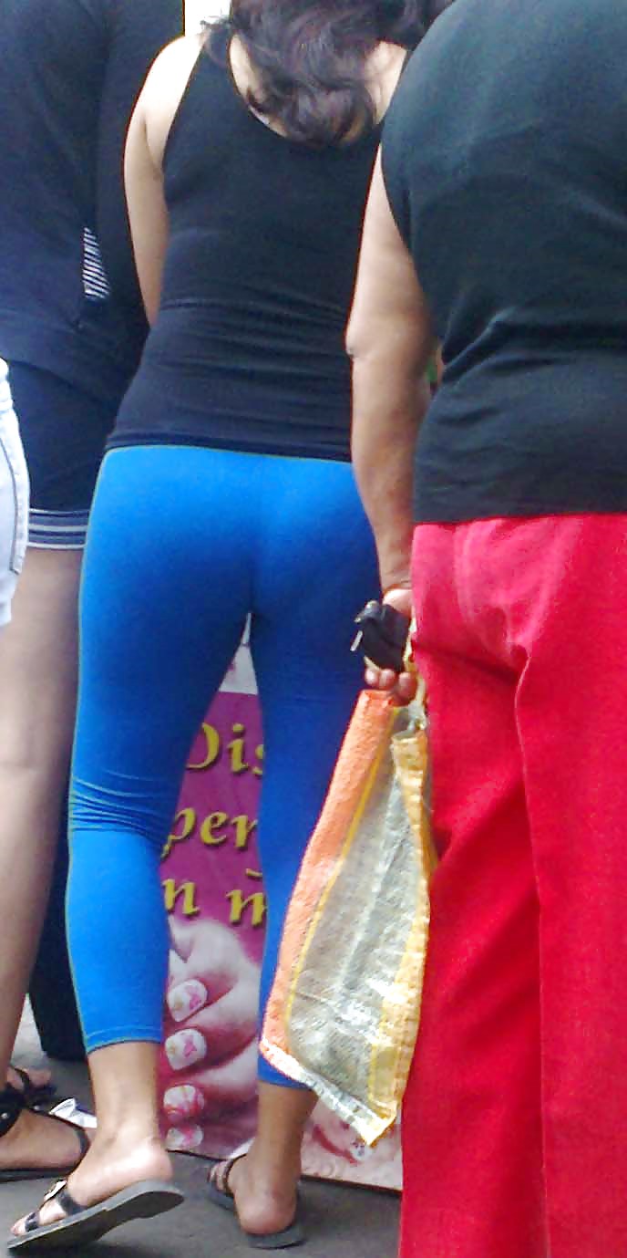 Femme En Pantalon Gros Cul Et Vpl Bleu #19818129