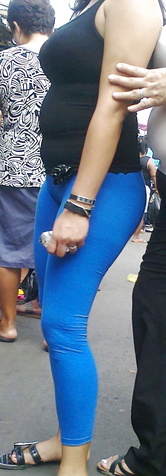 Femme En Pantalon Gros Cul Et Vpl Bleu #19818167