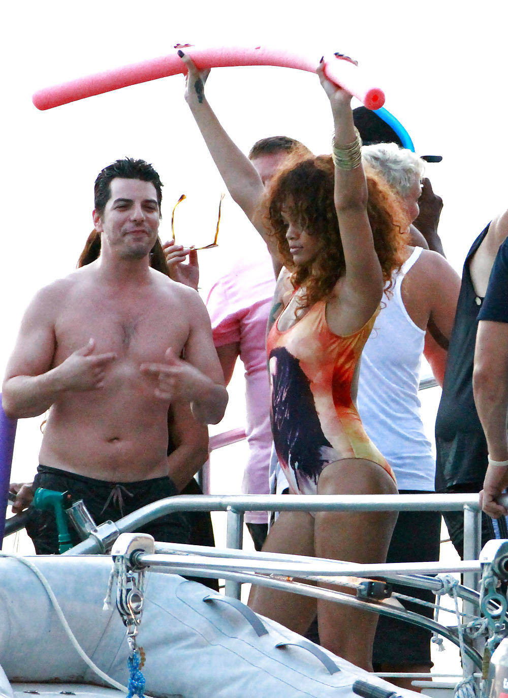 Rihanna - ir a nadar en Barbados
 #4999792