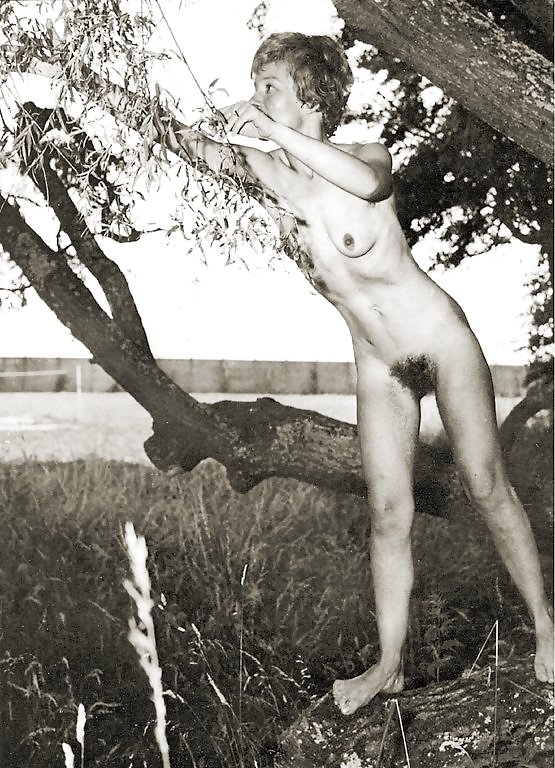 Unas cuantas chicas naturistas vintage que realmente me excitan (5)
 #19085167