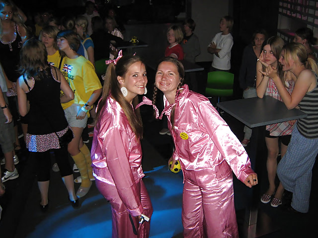 Satin Party girls #20040811