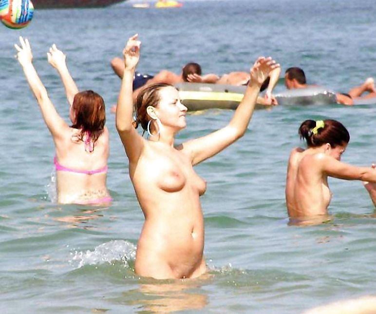 Giovani della spiaggia nudista
 #1975132