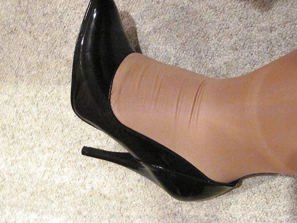 Das Nylonpueppchen, Eingepackt In 25 Schichten Nylons #18218784