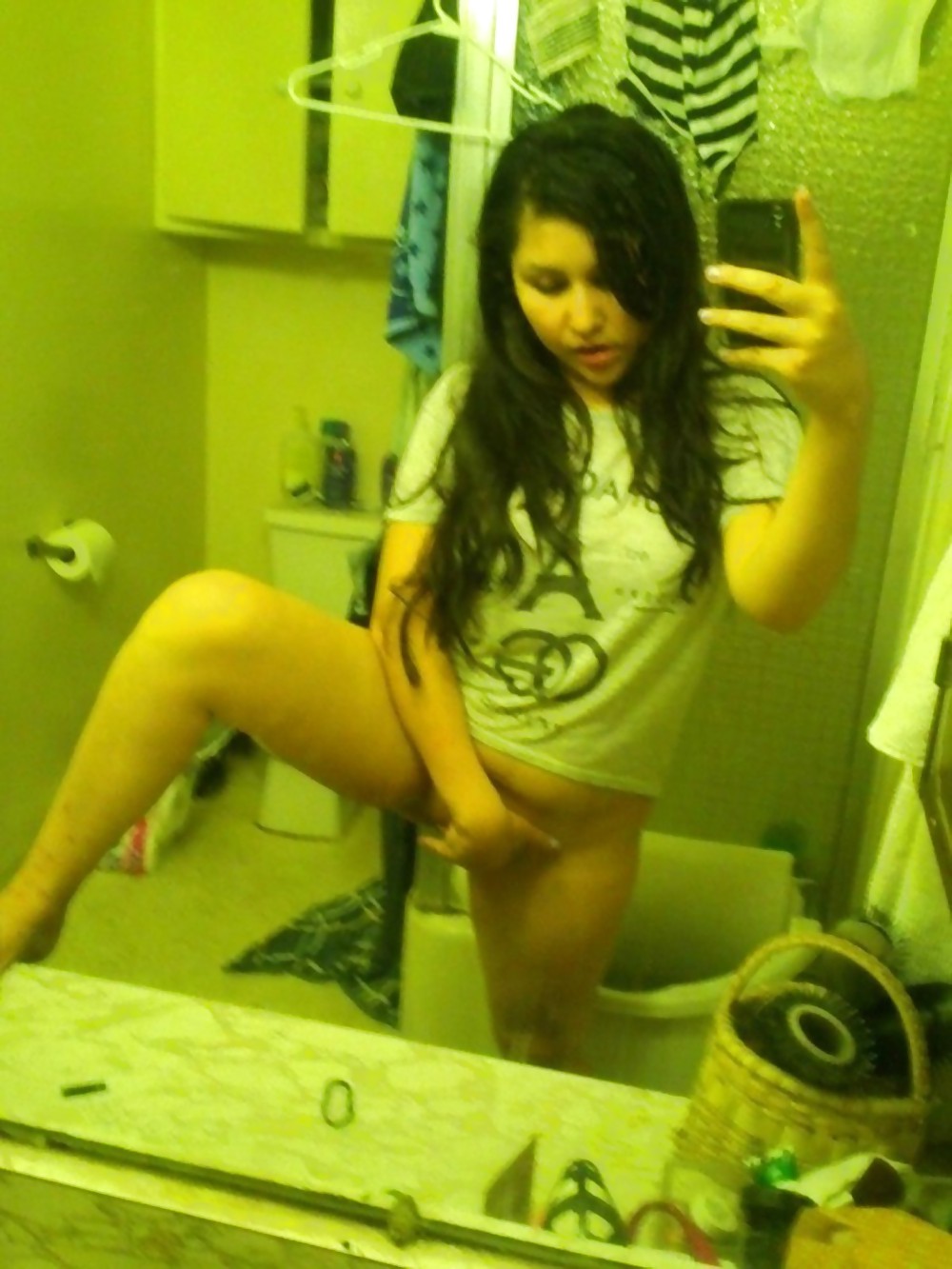 Young Latina Milf SelfShot #18424204