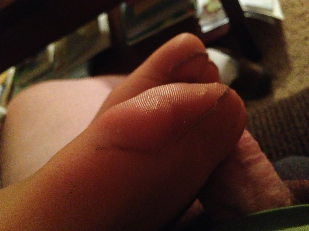 パンスト足コキで妻の足にザーメンをかける
 #19492076