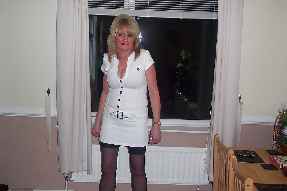 UK Amateur Slut Milf Samantha White Dress #8731393