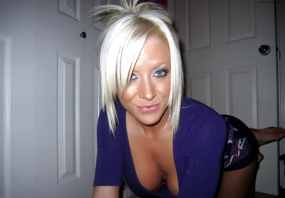 Amazing Blonde Babe With Nice Big Tits #4861701