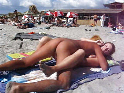 Sexo en grupo amateur en la playa #rec voyeur g7
 #9218593