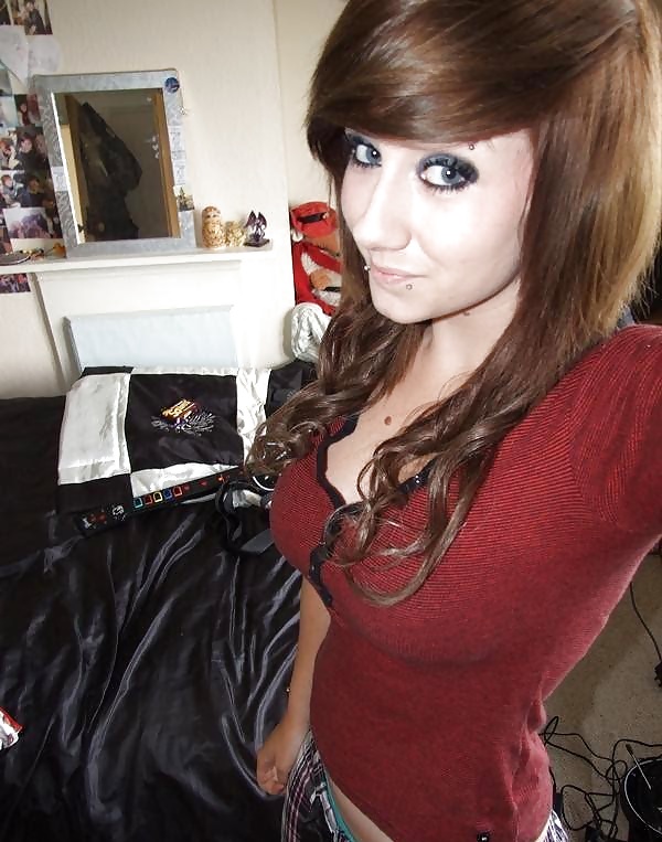 Some Amateur Emo Girls pics #21603848