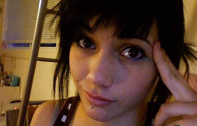 Some Amateur Emo Girls pics #21603975