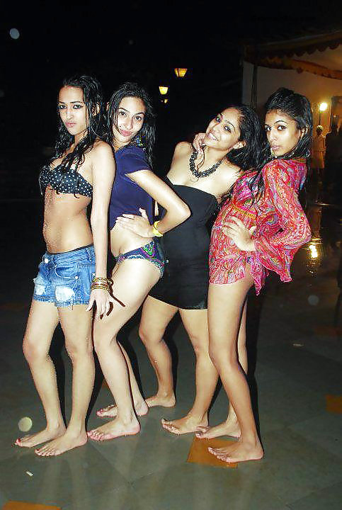 Nude Chicks (2) #4331164