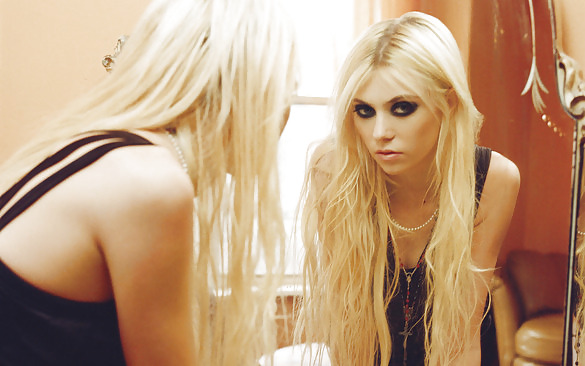 Taylor Momsen #22404194