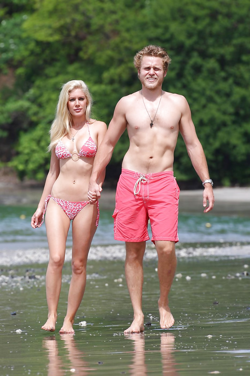 Heidi Montag showing off her body at the Beach in a Bikini #3758220