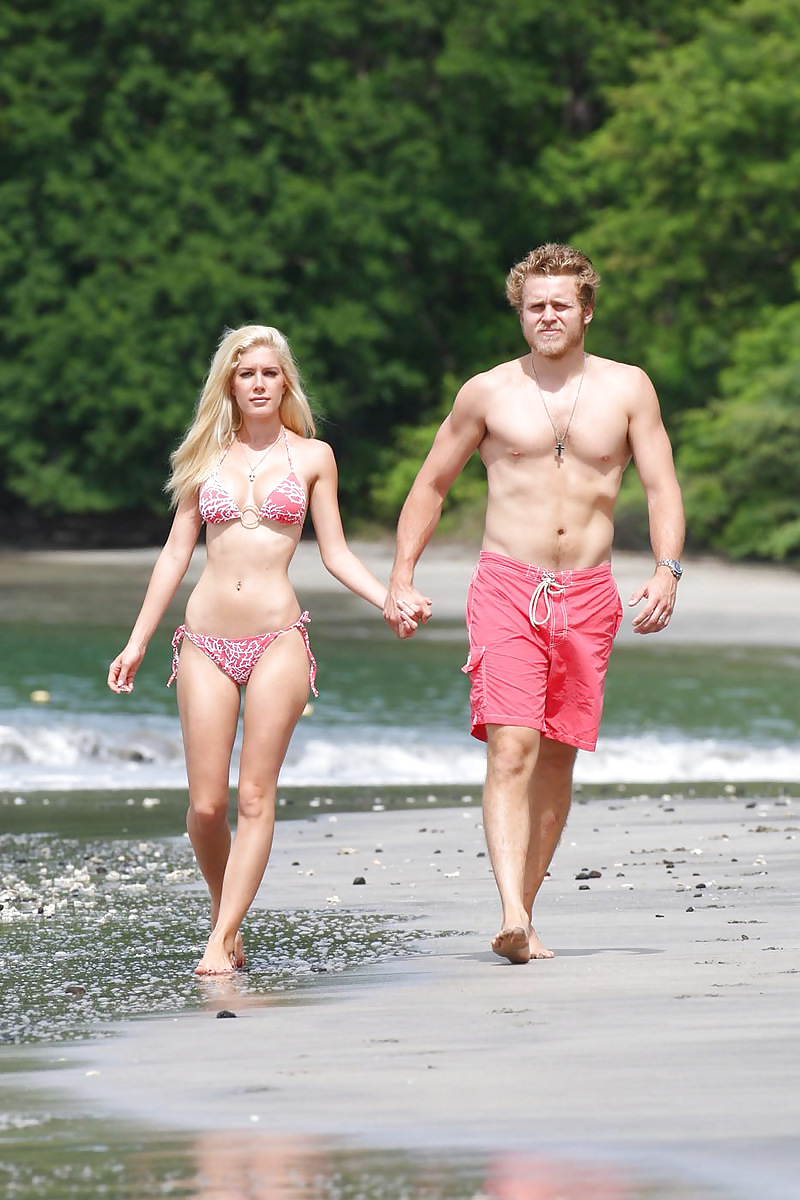 Heidi Montag showing off her body at the Beach in a Bikini #3758252