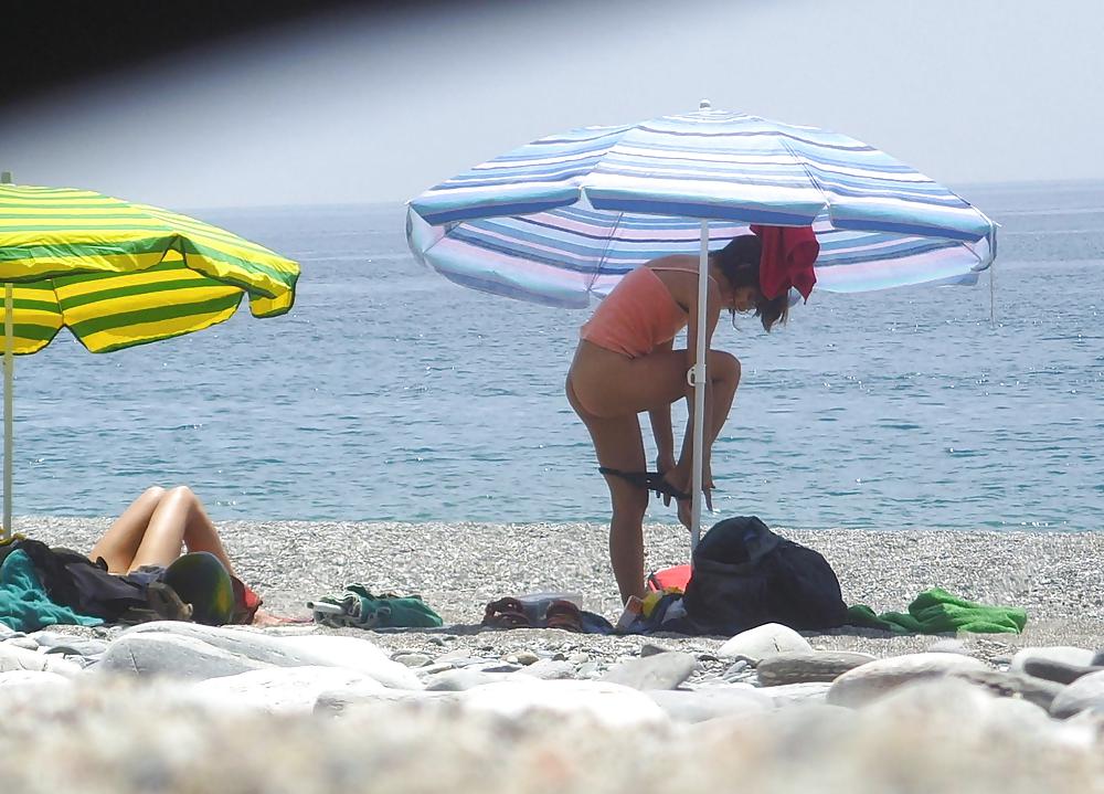 Plage Déshabillage, Le Décapage Ou Obtenir Nue 1 #15890998