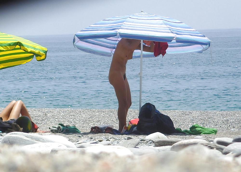 Plage Déshabillage, Le Décapage Ou Obtenir Nue 1 #15891008