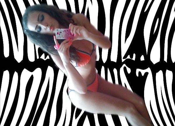 セルビアの女の子
 #14857664