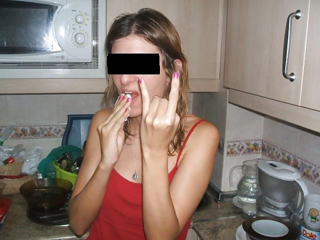 ITALIANE CHE MOSTRANO LE CORNA!! #8482757