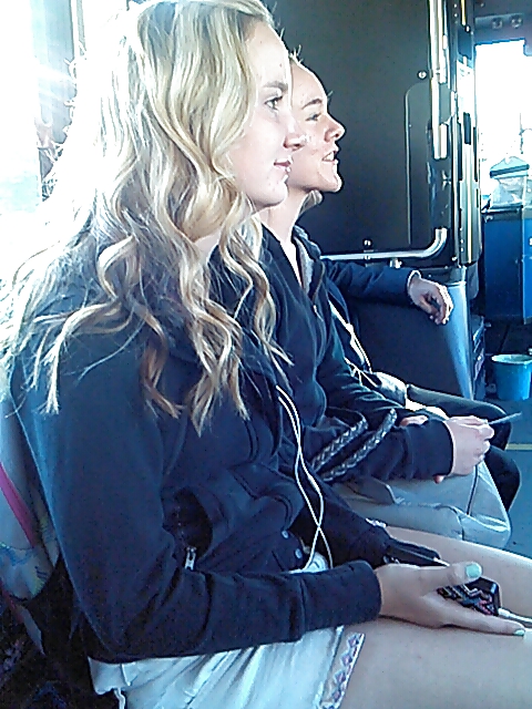 Voyeur - not a bad day, took a walk for lunch. #19463633