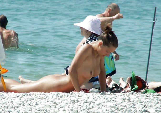 Giornata arrapante sulla spiaggia
 #1547450