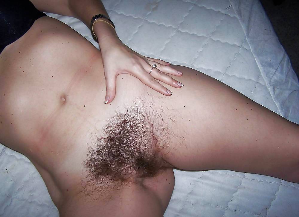 Hairy pussy ready for action