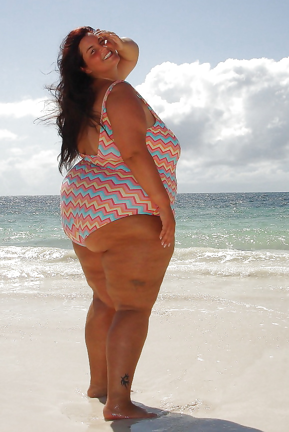 Trajes de baño bikini sujetador bbw madura vestida joven grande enorme
 #4006010