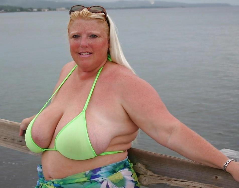 Trajes de baño bikini sujetador bbw madura vestida joven grande enorme
 #4006214